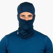 Merino Sturmhaube und Skimaske Herren & Damen: Formfitting balaclava aus elastischer Merinowolle, bedeckt Kopf und Hals, ideal für Outdoor-Aktivitäten bei kaltem Wetter.