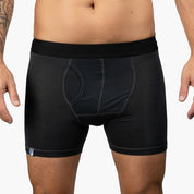 Merino Boxershorts Herren 150 g/m² mit breitem Bund und dezenter Streifenstruktur, ideal für Outdoor-Aktivitäten, dank CORESPUN-Technologie und geruchsneutraler Merinowolle.