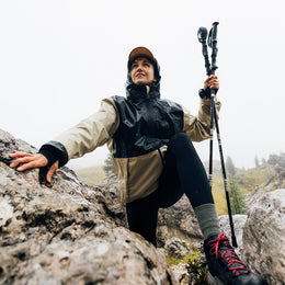 Foldable carbon hiking poles