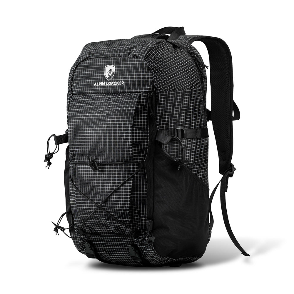 Leichter 30 L Allround Rucksack Wandern & Reisen mit gepolsterten Gurten, mehreren Fächern, Bungee-Kordel und Logo ALPIN LOACKER auf Dyneema Ripstop-Nylon.