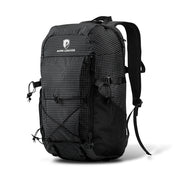 Leichter 30 L Allround Rucksack Wandern & Reisen mit gepolsterten Gurten, mehreren Fächern, Bungee-Kordel und Logo ALPIN LOACKER auf Dyneema Ripstop-Nylon.