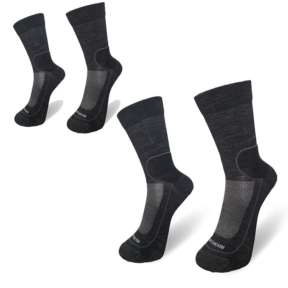 Leichte Merino Wandersocken Herren & Damen: Zwei Paar dunkelgraue, atmungsaktive Socken mit Mesh-Panelen und gepolsterter Sohle, ideal für Outdoor-Aktivitäten und Wanderungen.