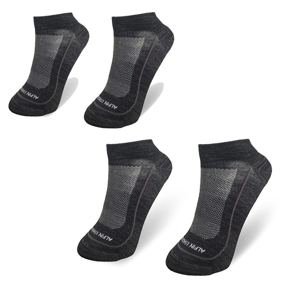 Leichte Merino Wandersocken Herren & Damen: Vier Paar dunkelgraue, atmungsaktive, temperaturregulierende Socken mit Mesh-Panels und verstärkten Fersen für optimalen Komfort bei Outdoor-Aktivitäten.