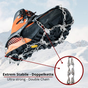 Kletterstiefel mit Alpin Loacker Chain Pro 18 Grödeln, doppelte Kettenstruktur, 18 Spikes für sicheren Halt auf Eis, ideal für Winterwanderungen und Bergtouren.