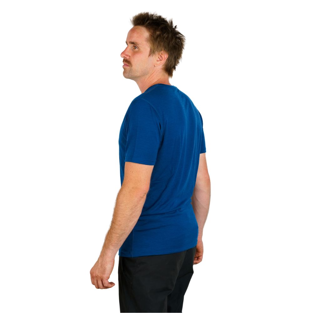 alpin loacker blue merino t-shirt men v-cut side view