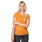 Model trägt Coolmax Merino T-Shirt von Alpin Loacker in orange