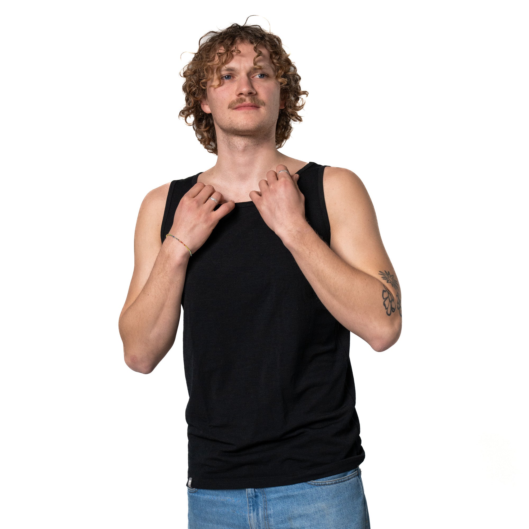 m2; ideal für Outdoor-Aktivitäten und Alltag dank CORESPUN-Technologie und Merinowolle.