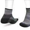 Alpin Loacker Calcetines cortos de montaña para mujer en color gris.