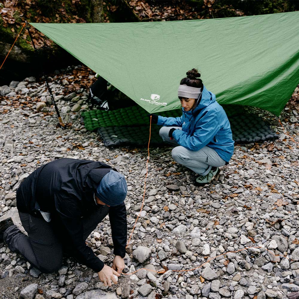 Alpin Loacker green light sleeping mat and ultra light tarp for camping 